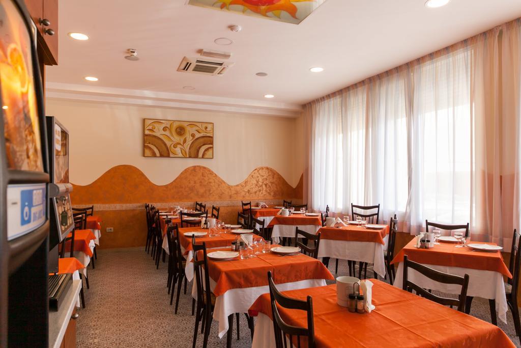 Hotel Sandra Gatteo a Mare Esterno foto