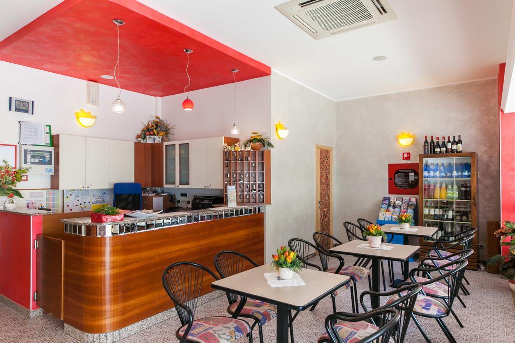 Hotel Sandra Gatteo a Mare Esterno foto