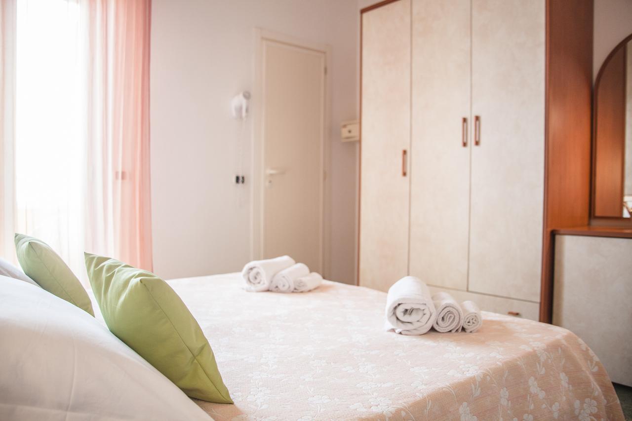 Hotel Sandra Gatteo a Mare Esterno foto