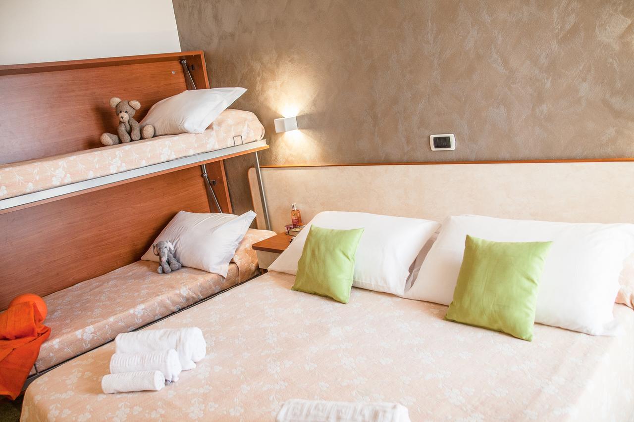 Hotel Sandra Gatteo a Mare Esterno foto
