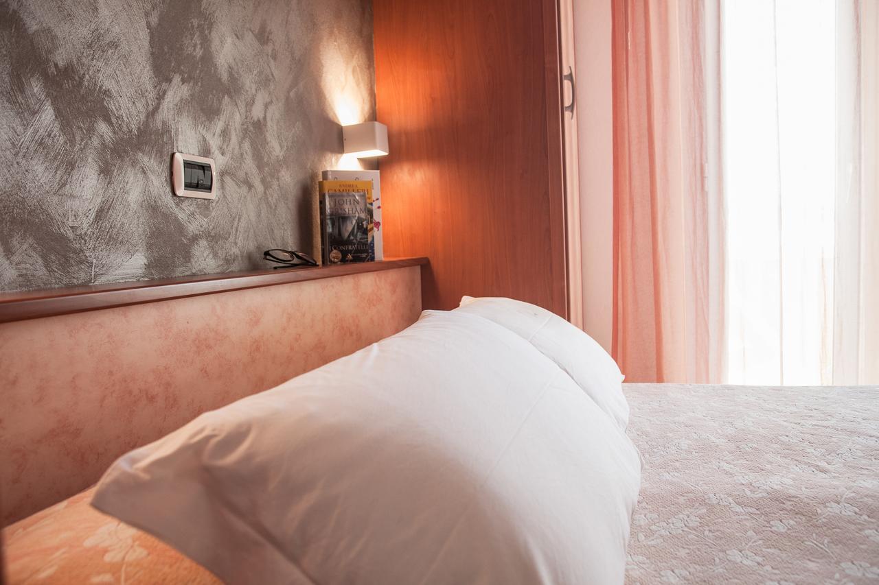 Hotel Sandra Gatteo a Mare Esterno foto