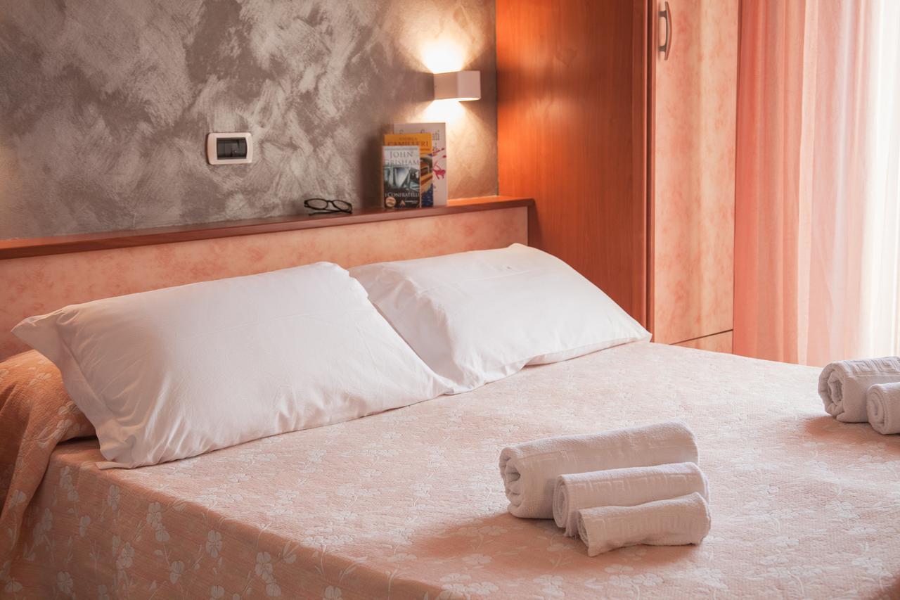 Hotel Sandra Gatteo a Mare Esterno foto