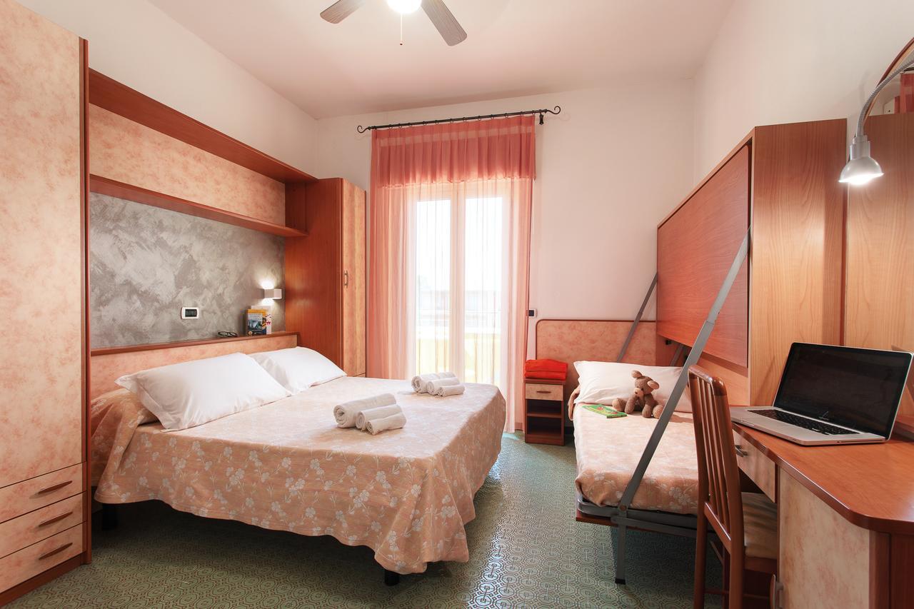 Hotel Sandra Gatteo a Mare Esterno foto